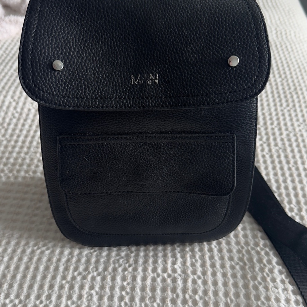 Elegant Black Leather Messenger Bag for Men
